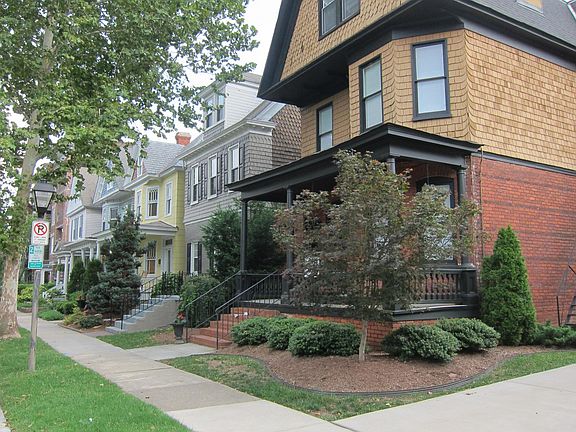 2nd image of 725 Graydon Ave APT 1