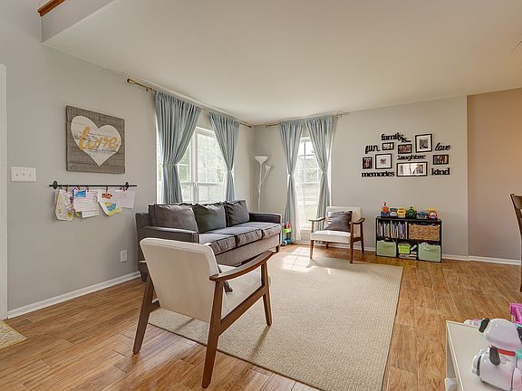 4th image of 20928 W Barrington Ln