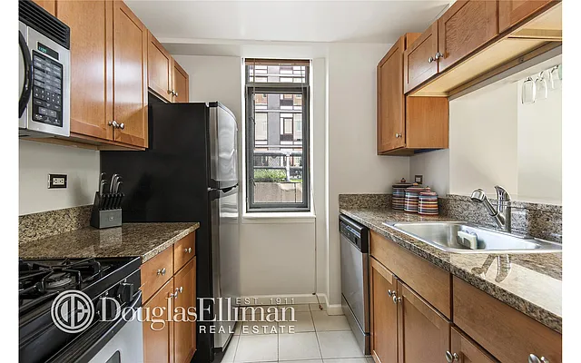 Sold by Douglas Elliman | media 4