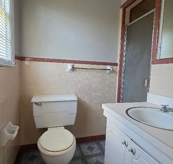 404 Elizabeth Ave — Photo 9