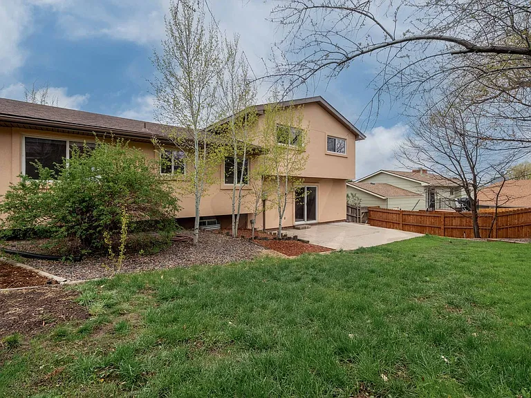 2630 Maroon Bells Ave — Photo 17
