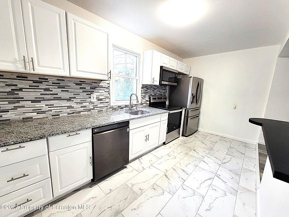 3rd image of 603 Spring St