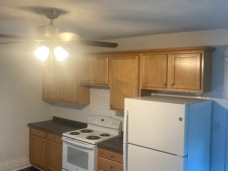 9816 Bateman Ave — Photo 7