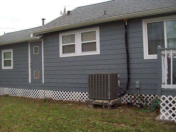 4th image of 1420 Avenue L