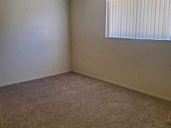 5th image of 1120 E Pueblo Dr