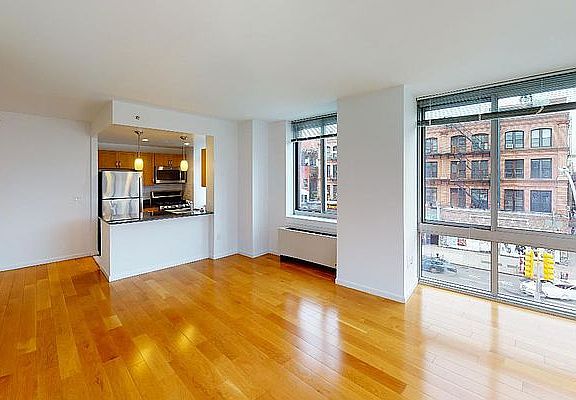 3rd image of 229 Chrystie St APT 831