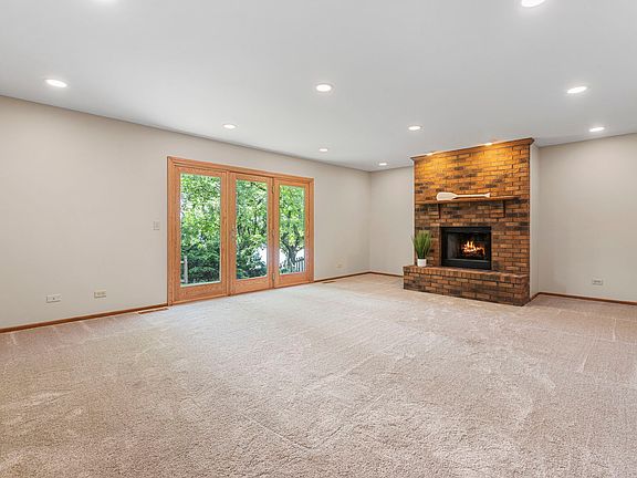 5th image of 2479 Heron Dr