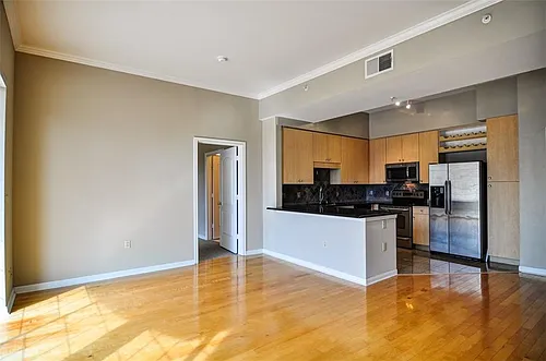 3225 Turtle Creek Blvd #929 Photo 1