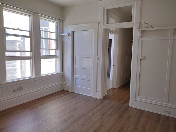 4th image of 1-1607 Clement St #1