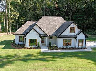 145 Forest Dr, Pontotoc, MS 38863