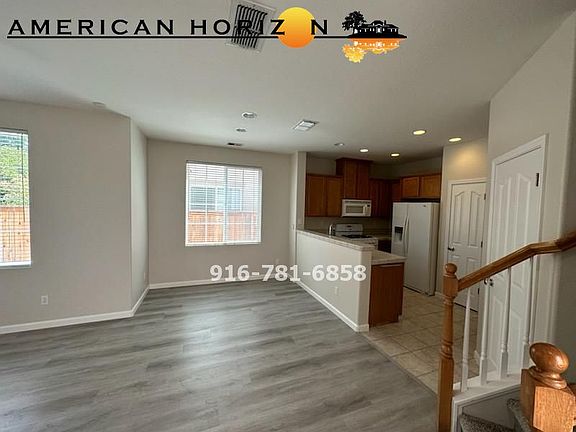 2nd image of 8492 Cortina Cir
