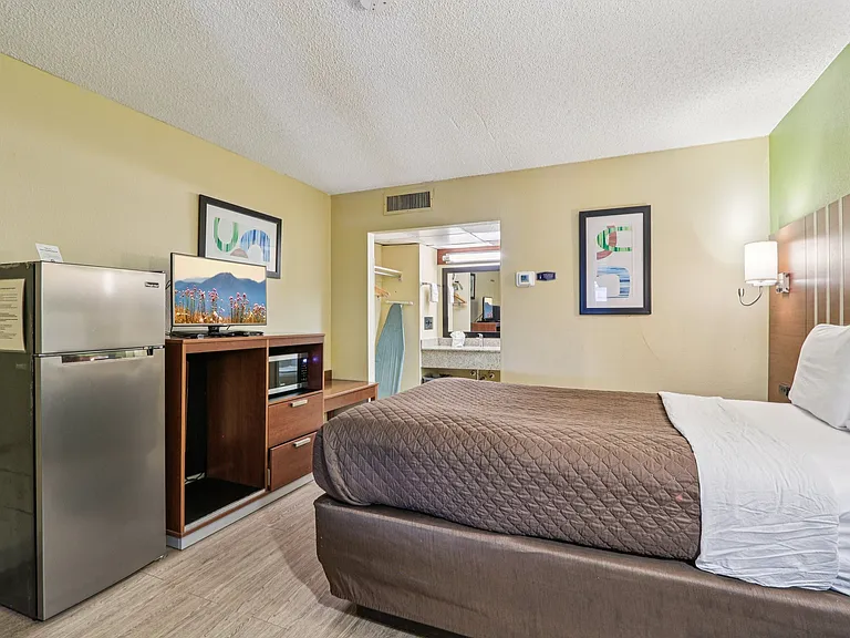Stayable Jacksonville West — Photo 41