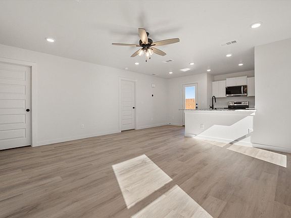 4th image of 2208 Corpus Ave