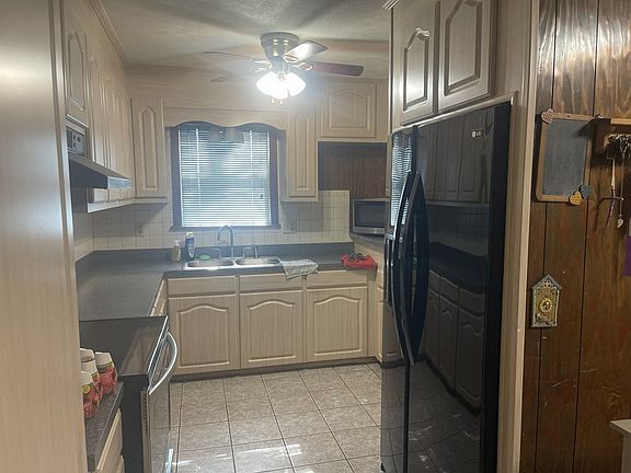 2nd image of 481 1st St