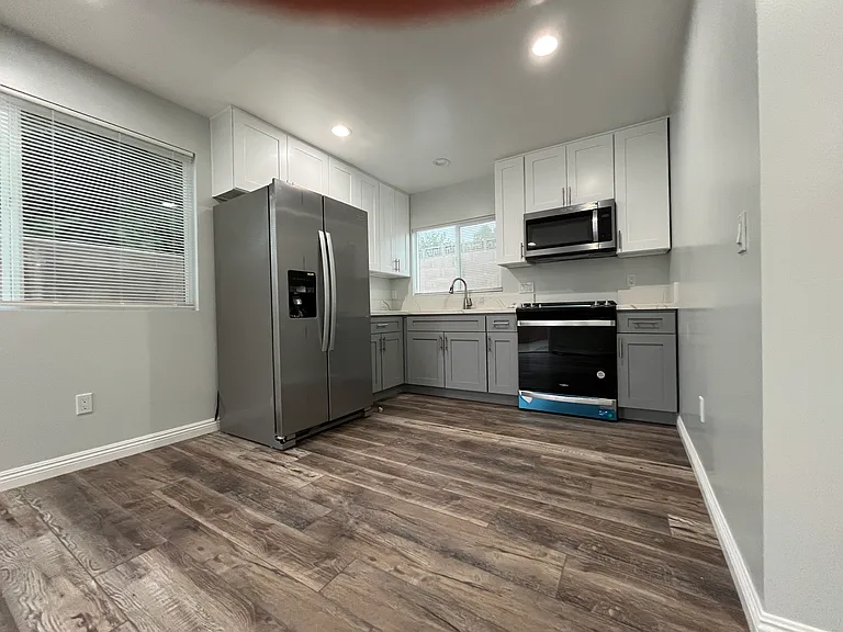 Full sized appliances and ample storage.