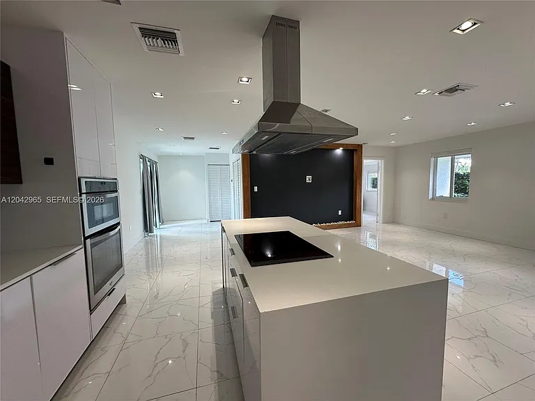 10010 SW 162nd St — Photo 6