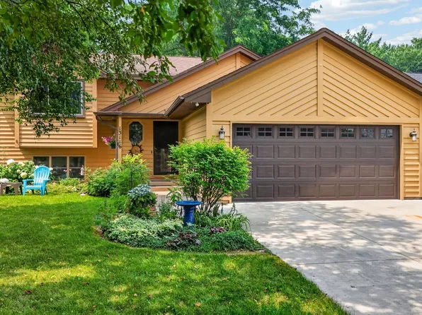 13116 Court Pl, Burnsville, MN 55337
