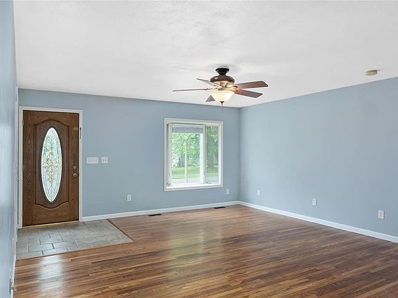 5th image of 2295 N Pointe Ln