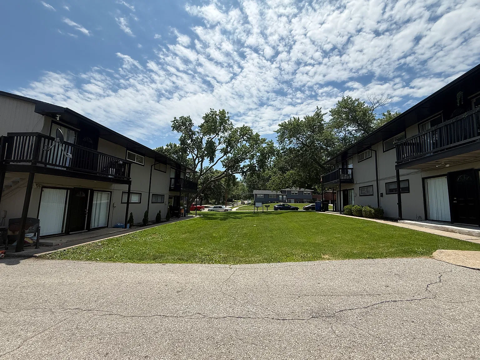 2 bed, 768 sqft, $950 — Photo 1