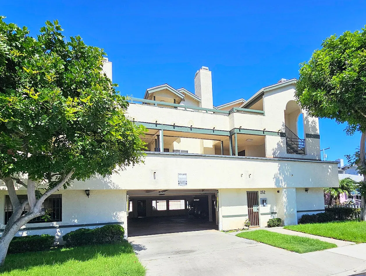 2 bed, 1032 sqft, $2,595 — Photo 1