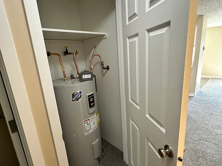 Evanbrook Apartments — Photo 37