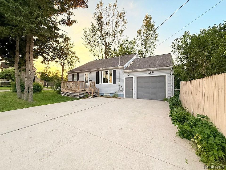 1st image of 128 W 10th Ave