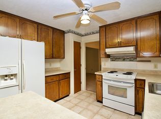 900 Robinwood Rd, Aberdeen, NC 28315