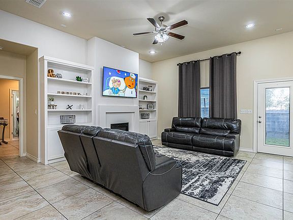 5th image of 419 Windmill Palm Dr