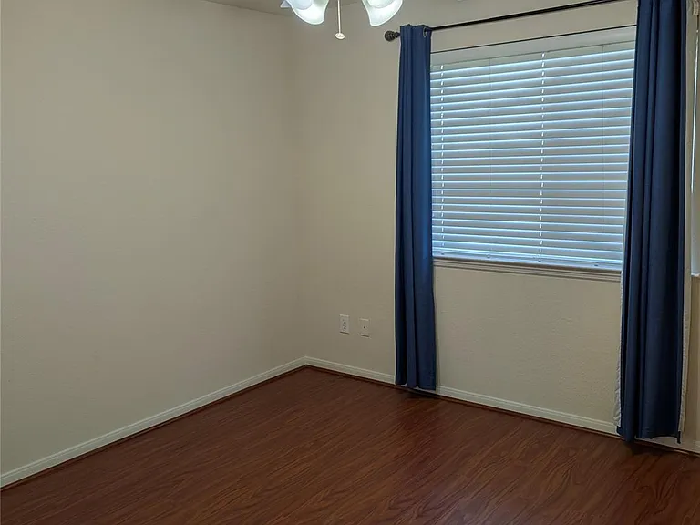 8018 Emperors Pass — Photo 5