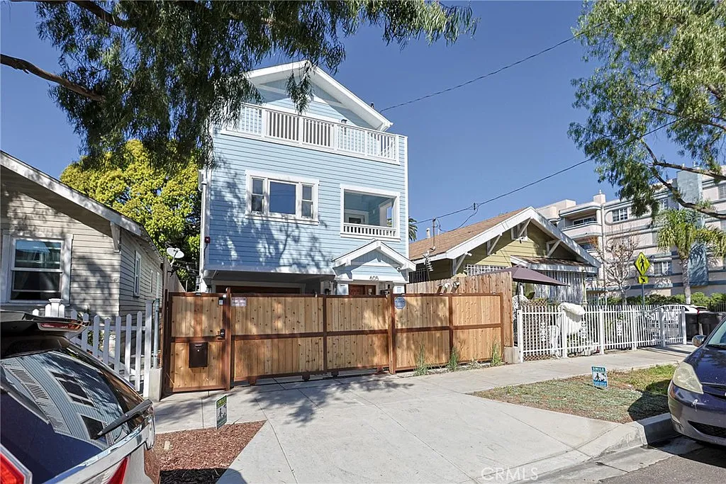 3 bed, 1587 sqft, $4,200 — Photo 1