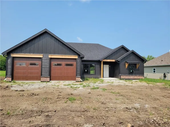 401 Lykins Ln, Cameron, MO 64429