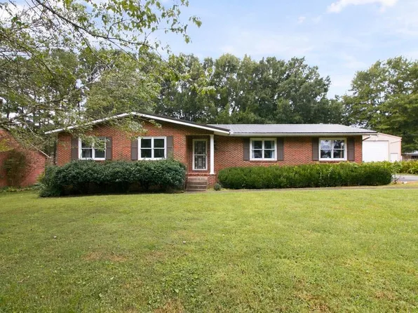 304 Jean St, Paris, TN 38242