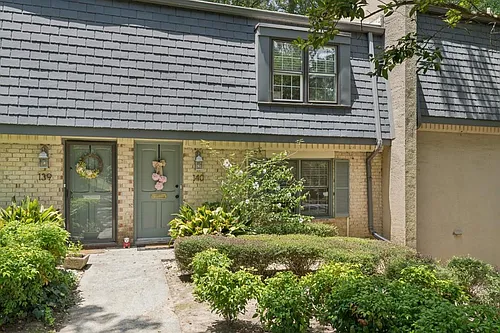 140 Amherst Pl NW Photo 1