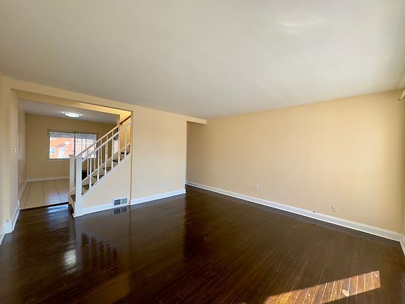 3rd image of 1231 Pine Heights Ave