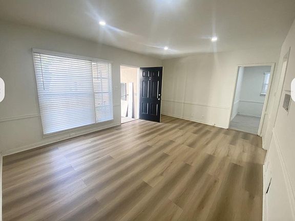 4th image of 1401 Havenhurst Dr APT 8