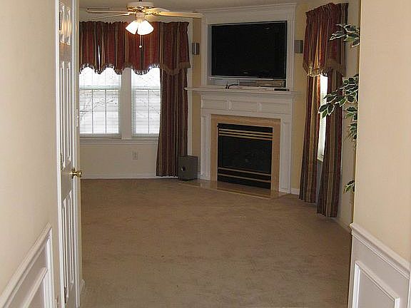 4th image of 514 N Waters Edge Dr