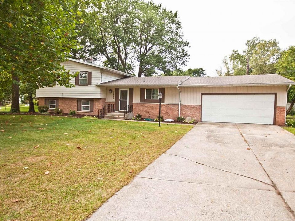 1st image of 1611 Canterbury Dr