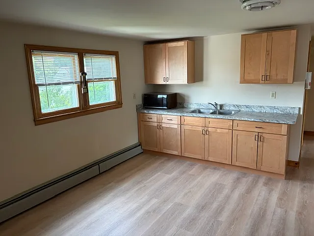 121 King Philip Rd — Photo 2