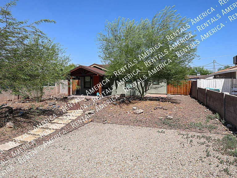 3809 N 9th St — Photo 1