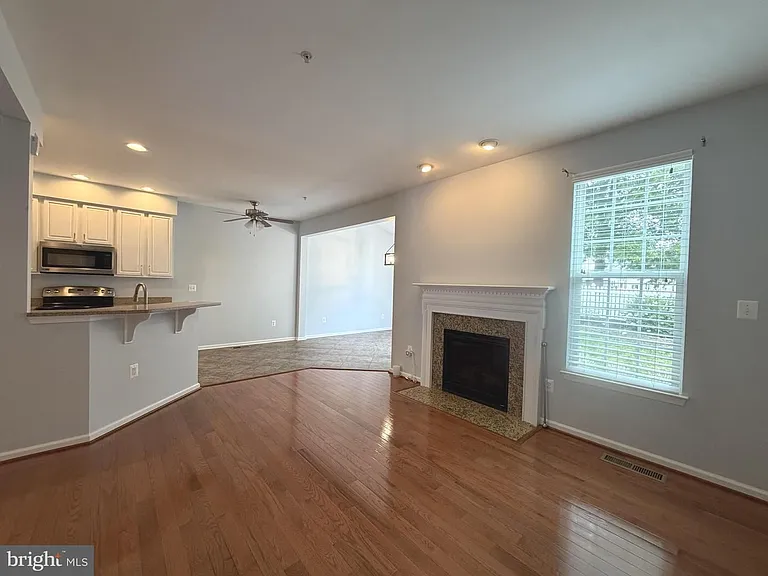 2911 Lomond Pl — Photo 6