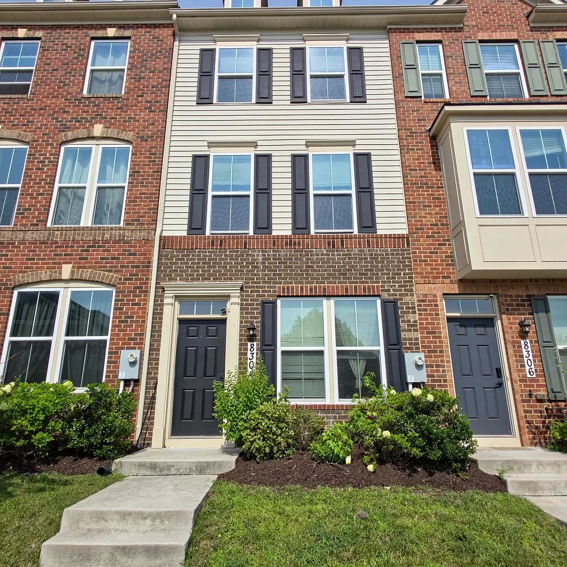 4 bed, 4.5 bath, 1280 sqft, $3,399 — Photo 1