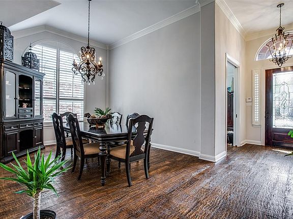 4th image of 4684 Newcastle Dr