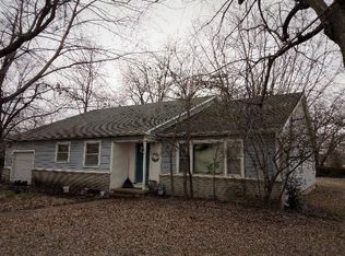 1005 S Main St, Bentonville, AR 72712