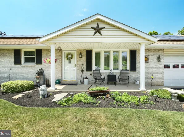 3417 Heather Dr, York, PA 17408