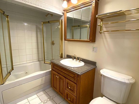 4th image of 38 Glenwood St #1