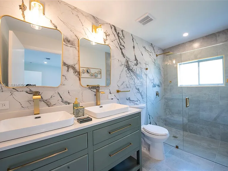 2721 SW 29th Ct — Photo 8