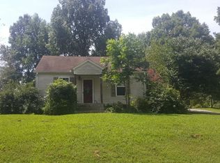 313 W College St, Bradford, TN 38316
