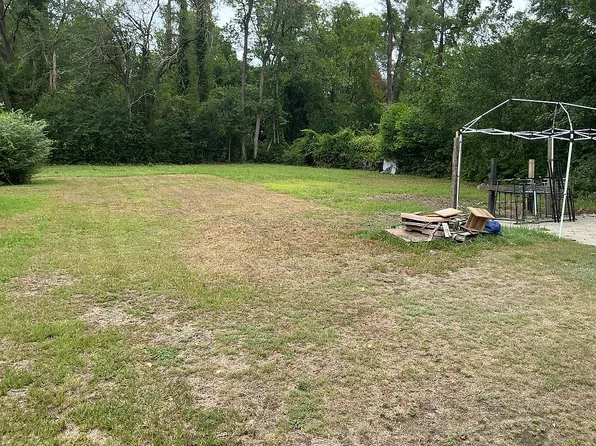5210 Catalpa Rd, Fayetteville, NC 28304