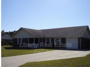 922 Poppleton Dr, Hinesville, GA 31313