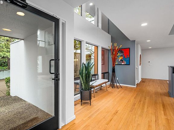 3rd image of 4808 SW Stonebrook Ct